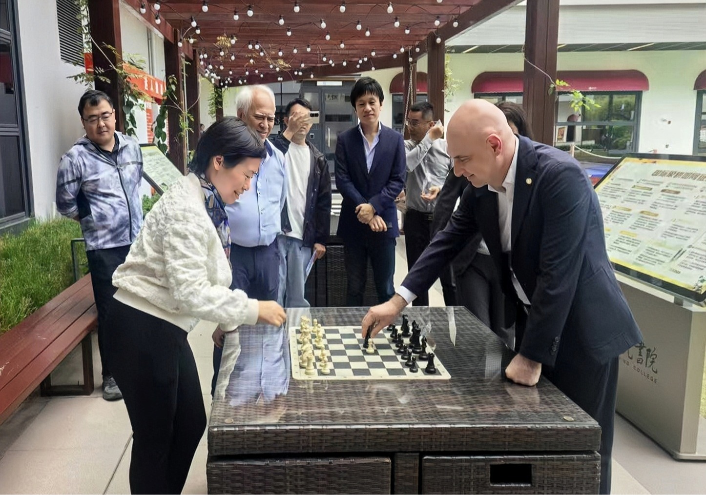世界国际象棋联合会赛事委员会主席来访深圳理工大学