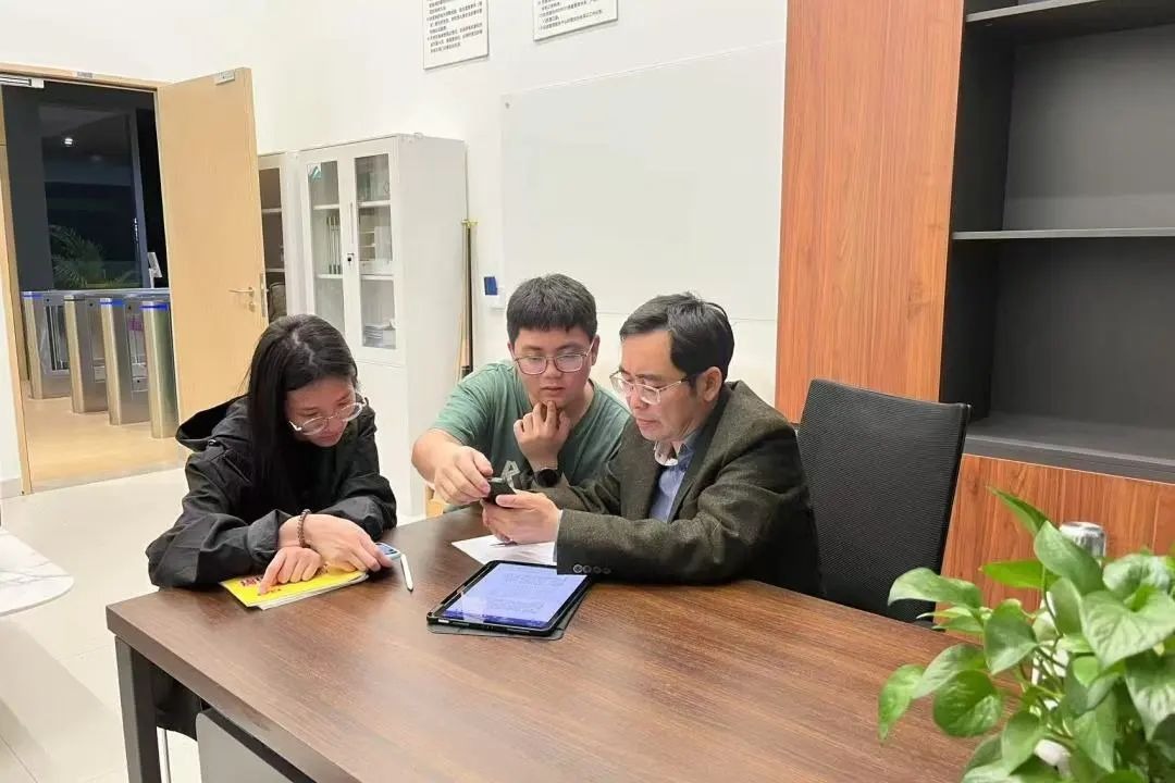 达标率99.13%！深圳理工大一学生英语四级考试交出“硬核答卷”